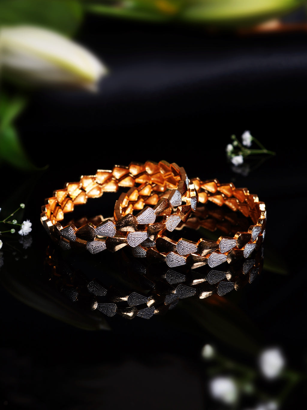 Dual Tone Paan Design Bangle Set