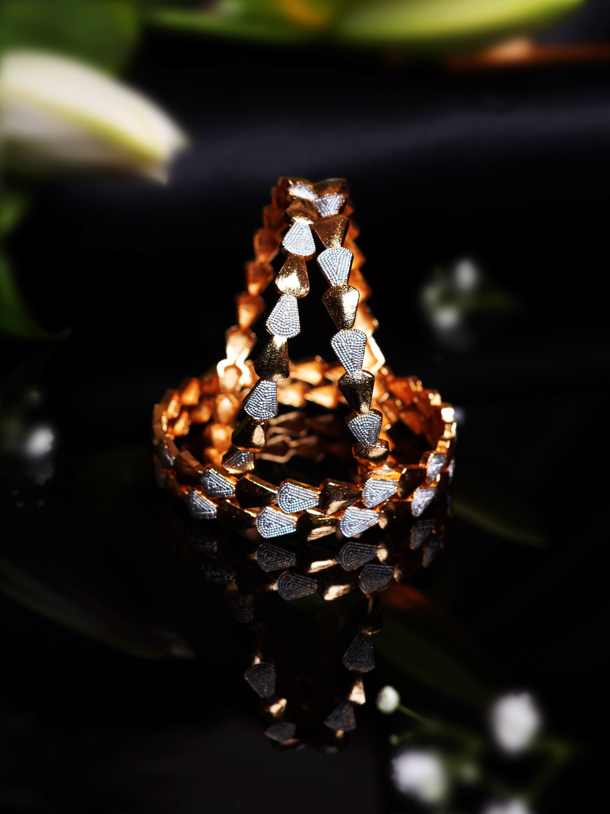 Dual Tone Paan Design Bangle Set