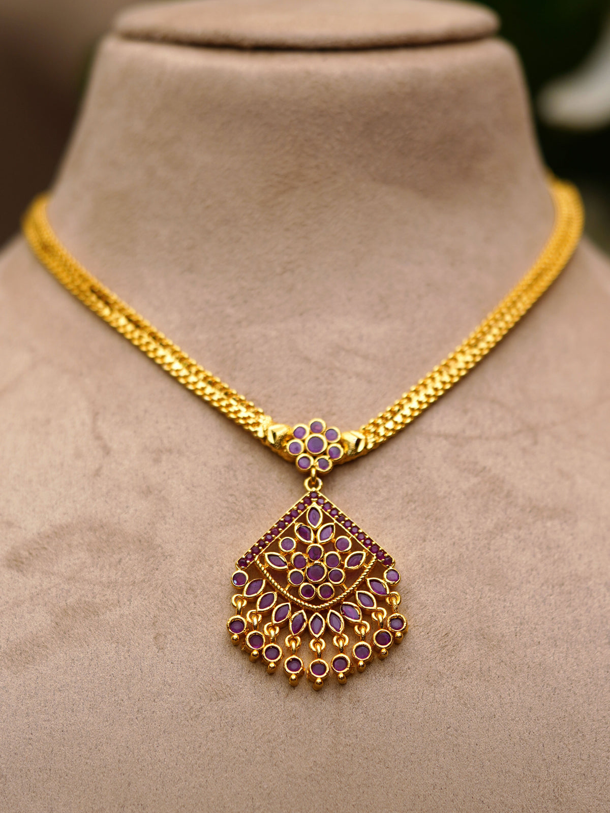 Majenta Filigree Fringe Pendant Necklace