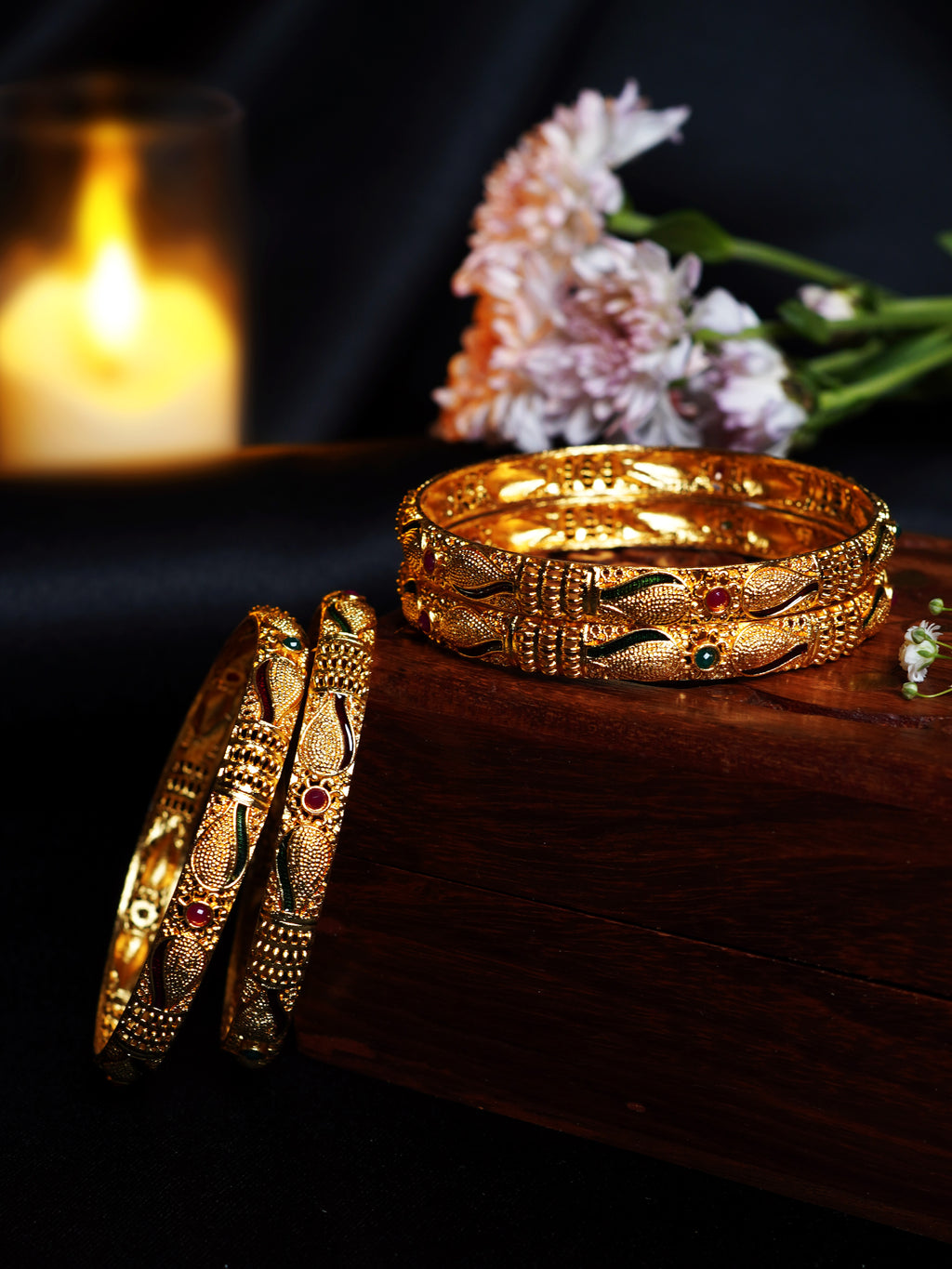 Antique Leaf Design Gold Bangle Set