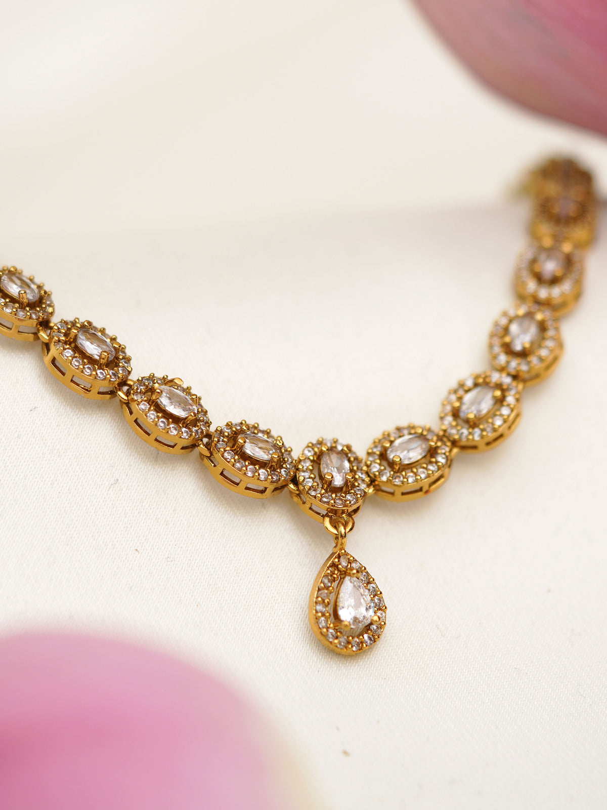 White Sparkle Teardrop Necklace Set
