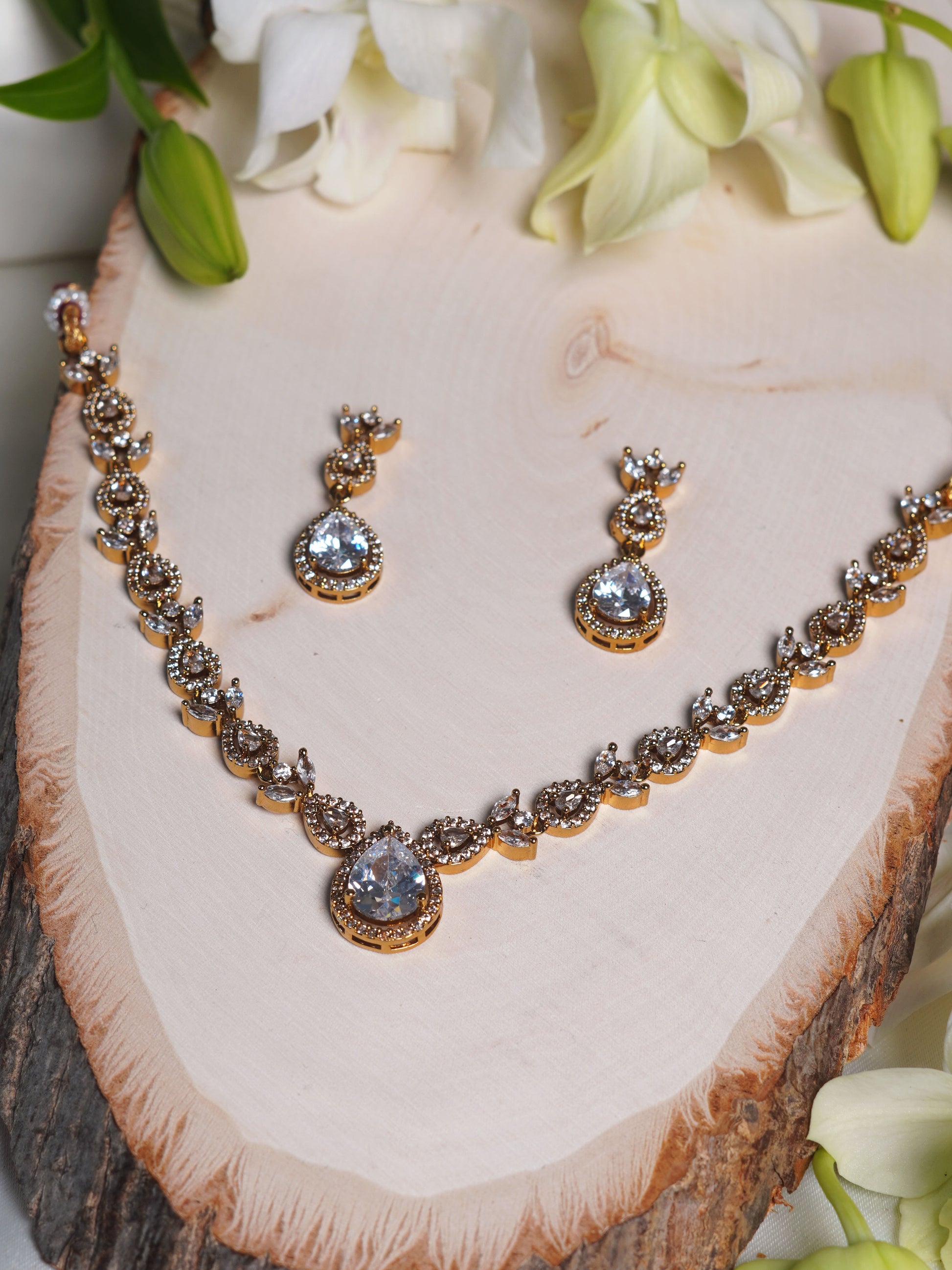 Ivory Teardrop Vine Necklace Set