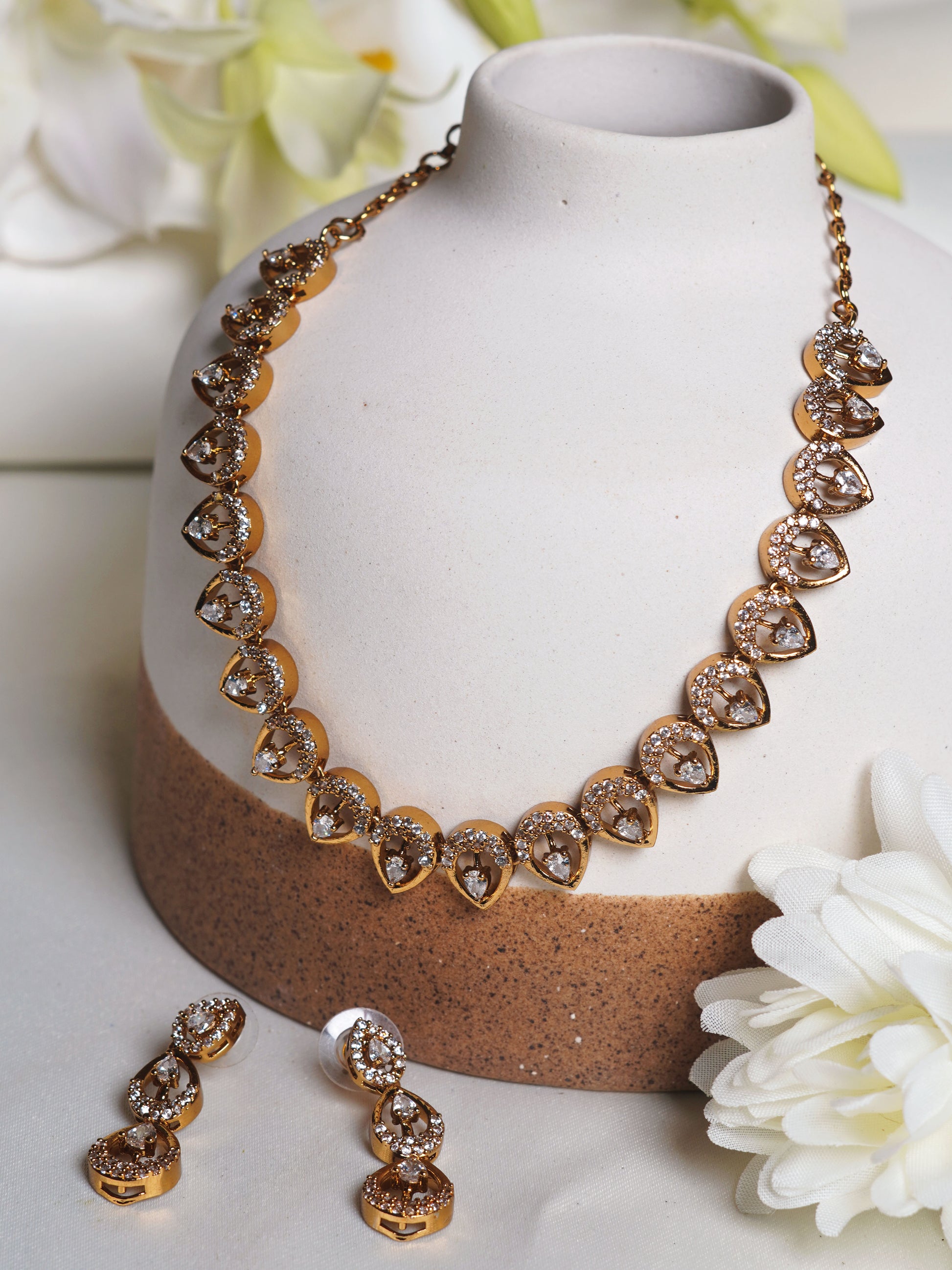 Ivory Teardrop Crystal Necklace Set