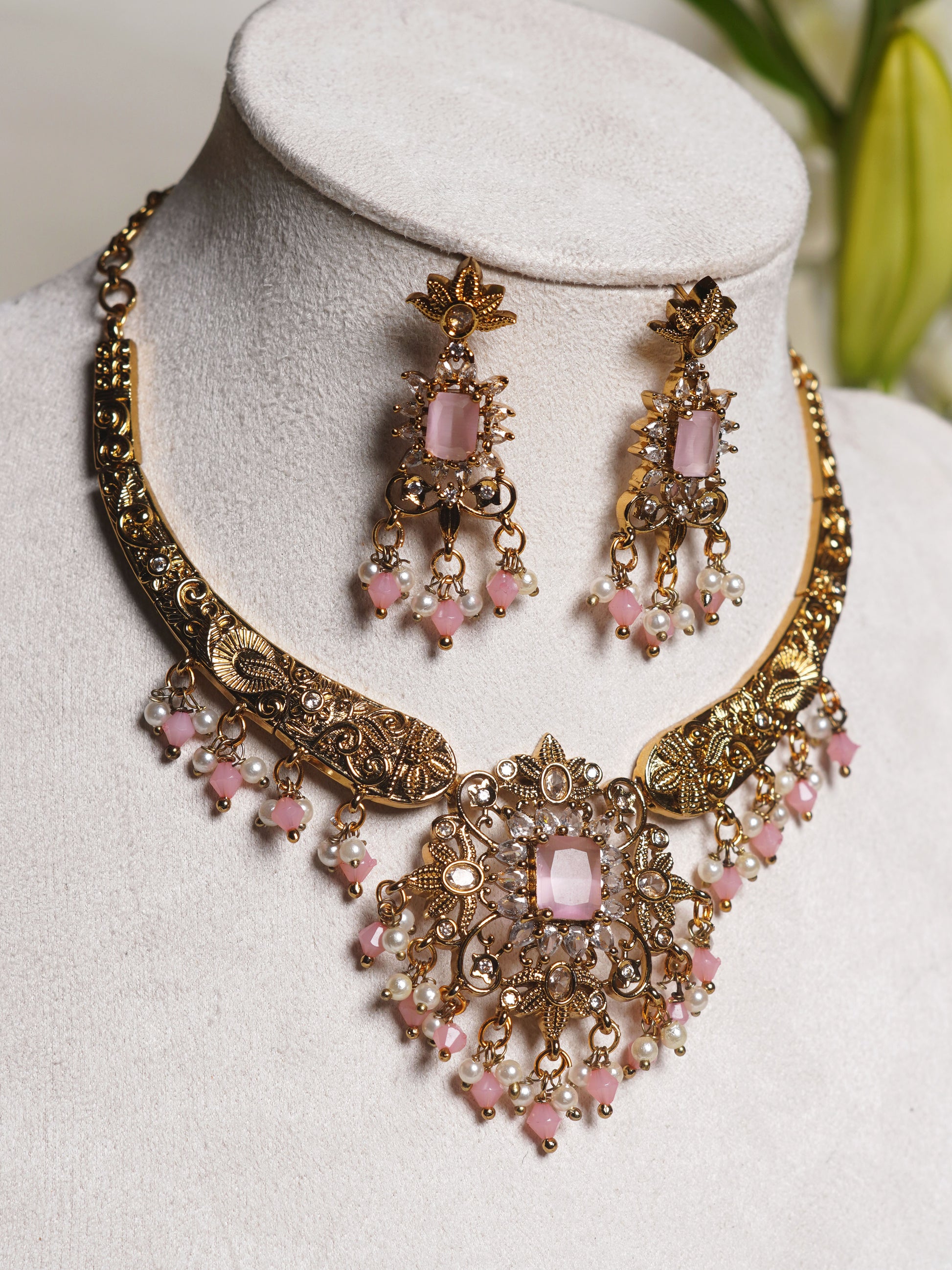 Blush Heritage Kundan Necklace Set