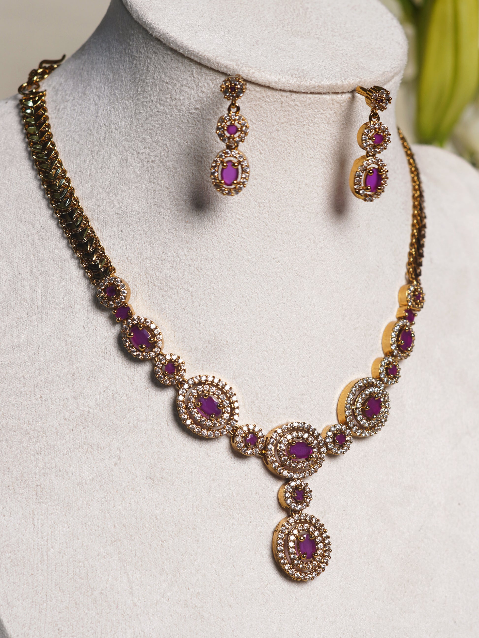 Blush Halo Crystal Necklace Set