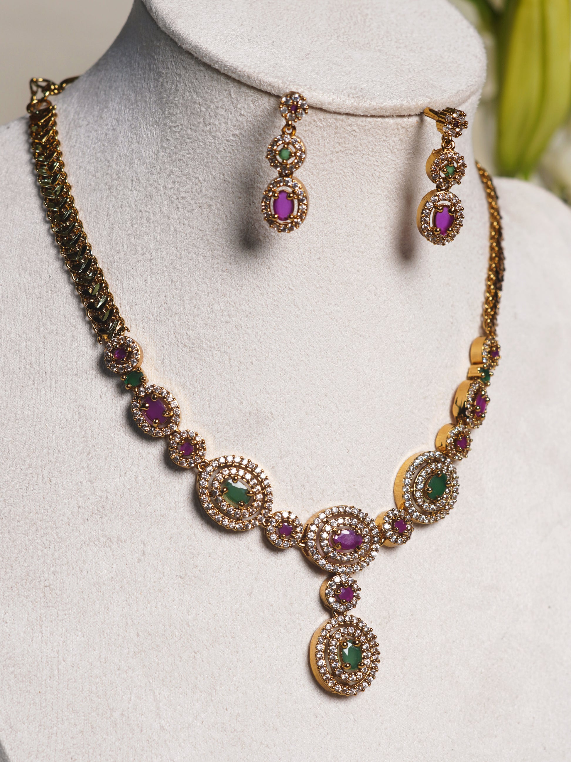 Pastel Halo Crystal Necklace Set