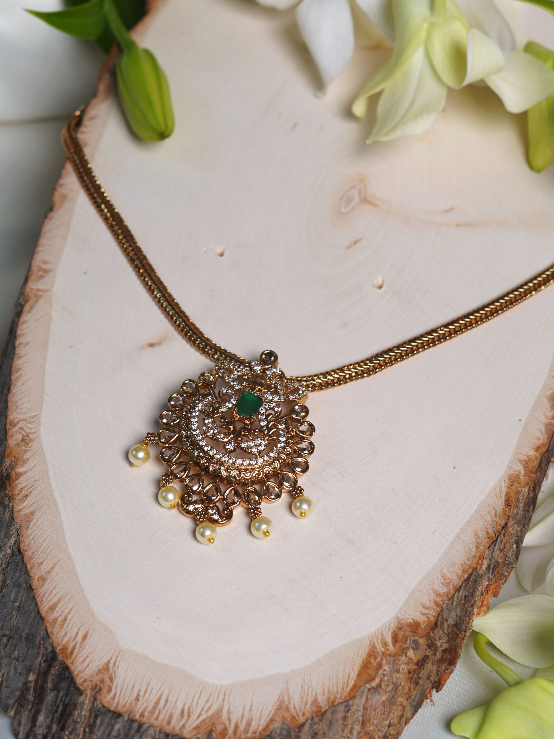 Emerald-Tone Ornate Kundan Pendant Necklace