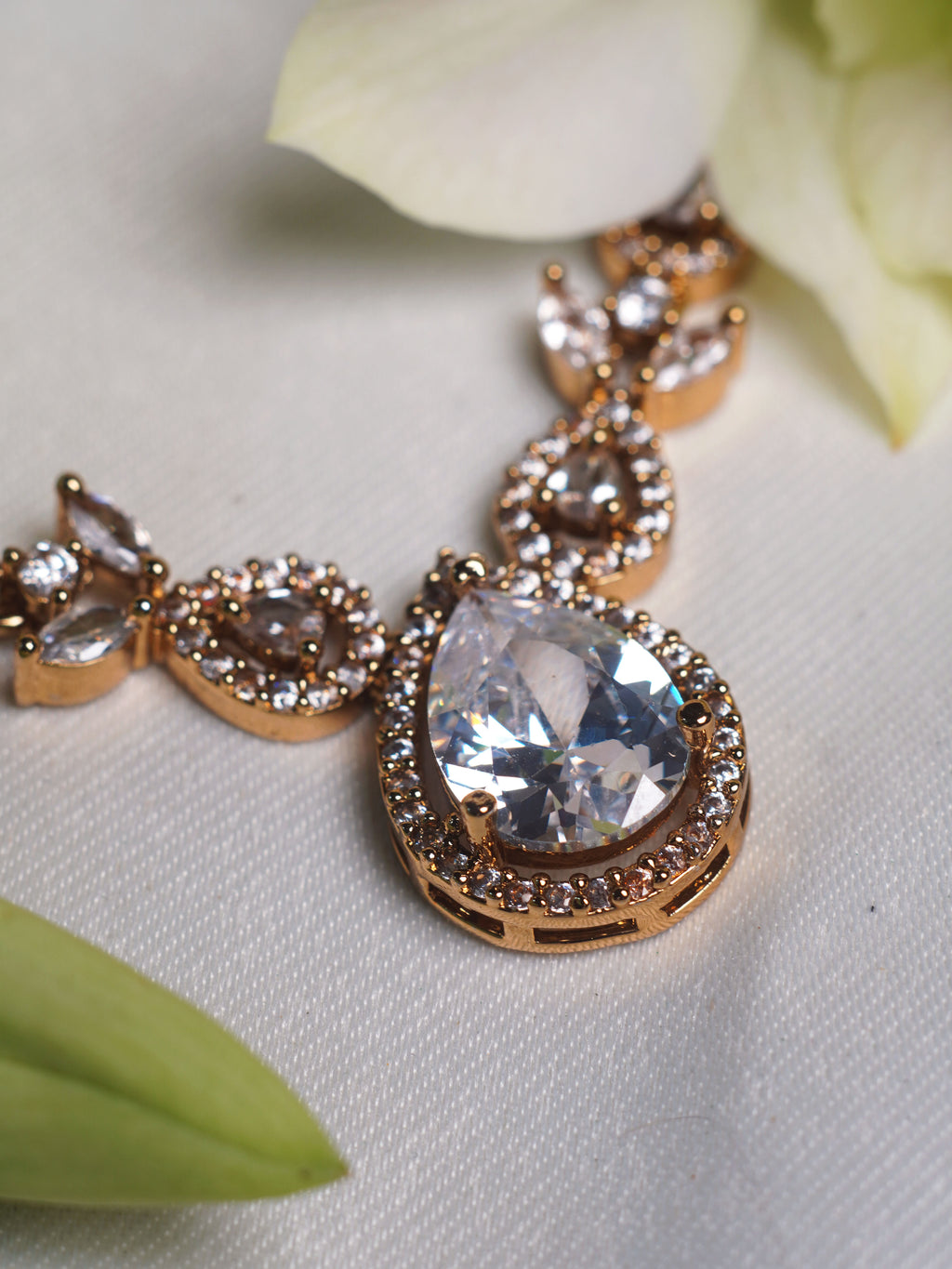 Ivory Teardrop Vine Necklace Set