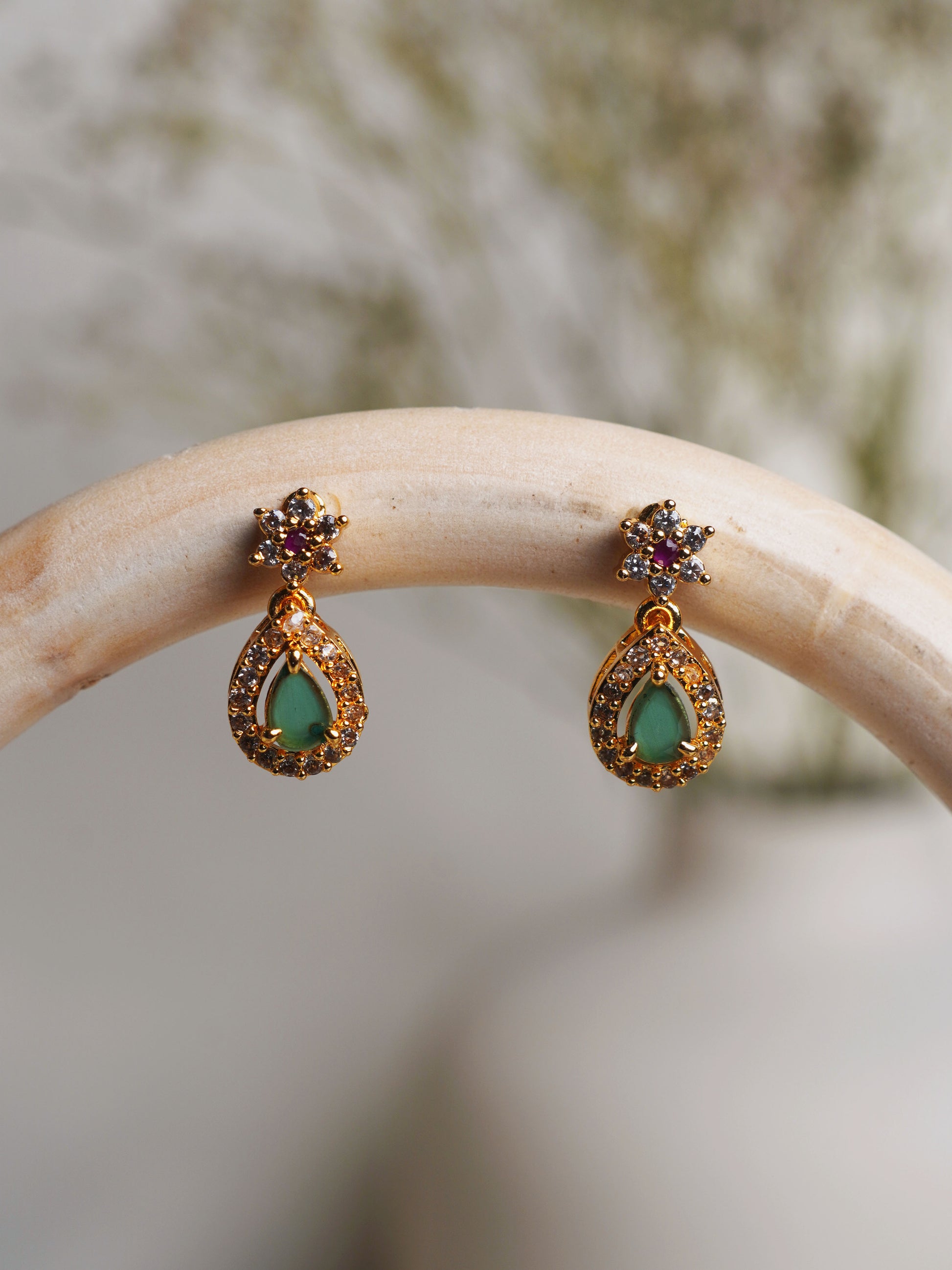 Emerald Bloom Crystal Pendant Necklace Set