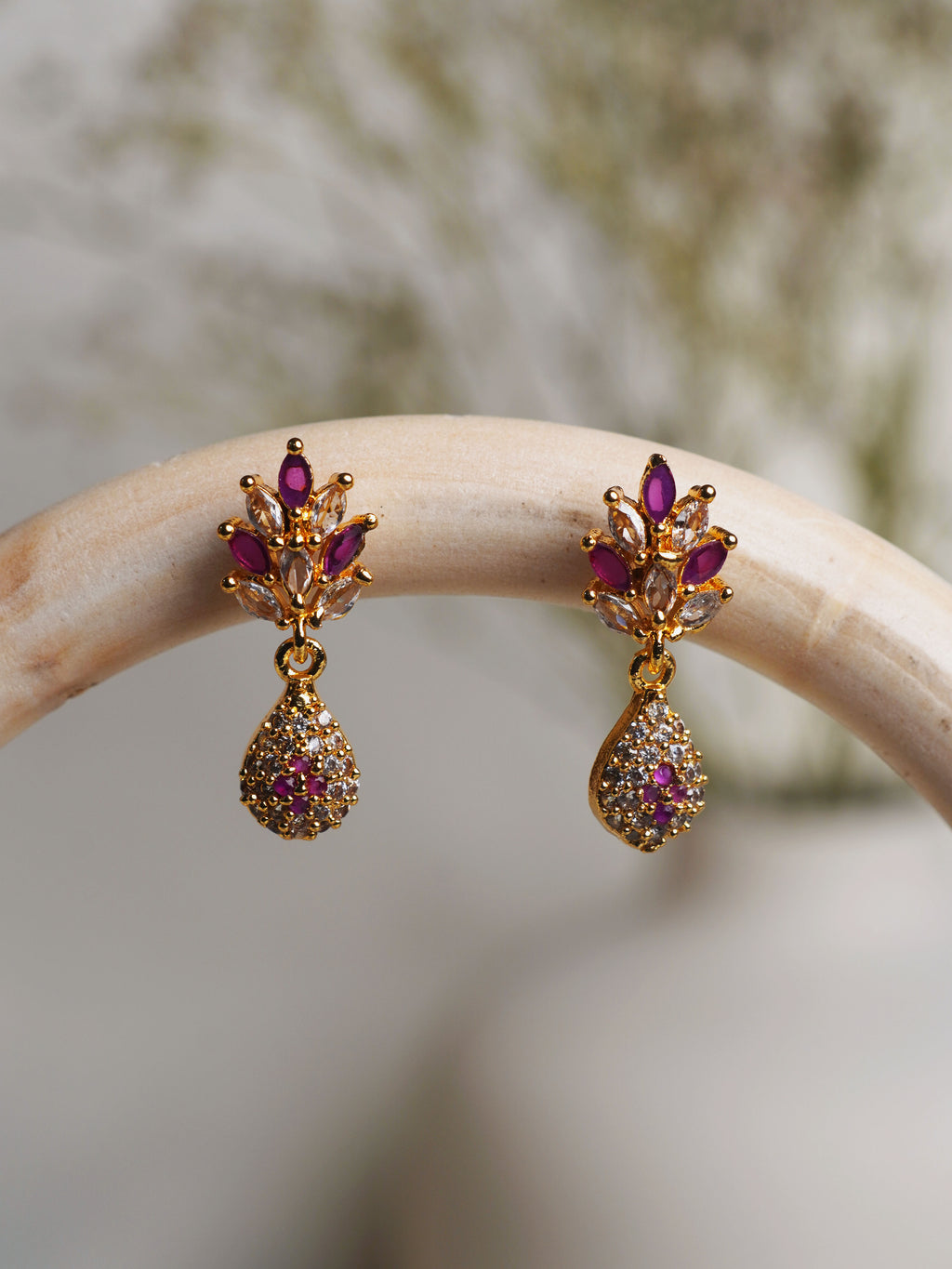 Crimson Radiance Floral Necklace Set