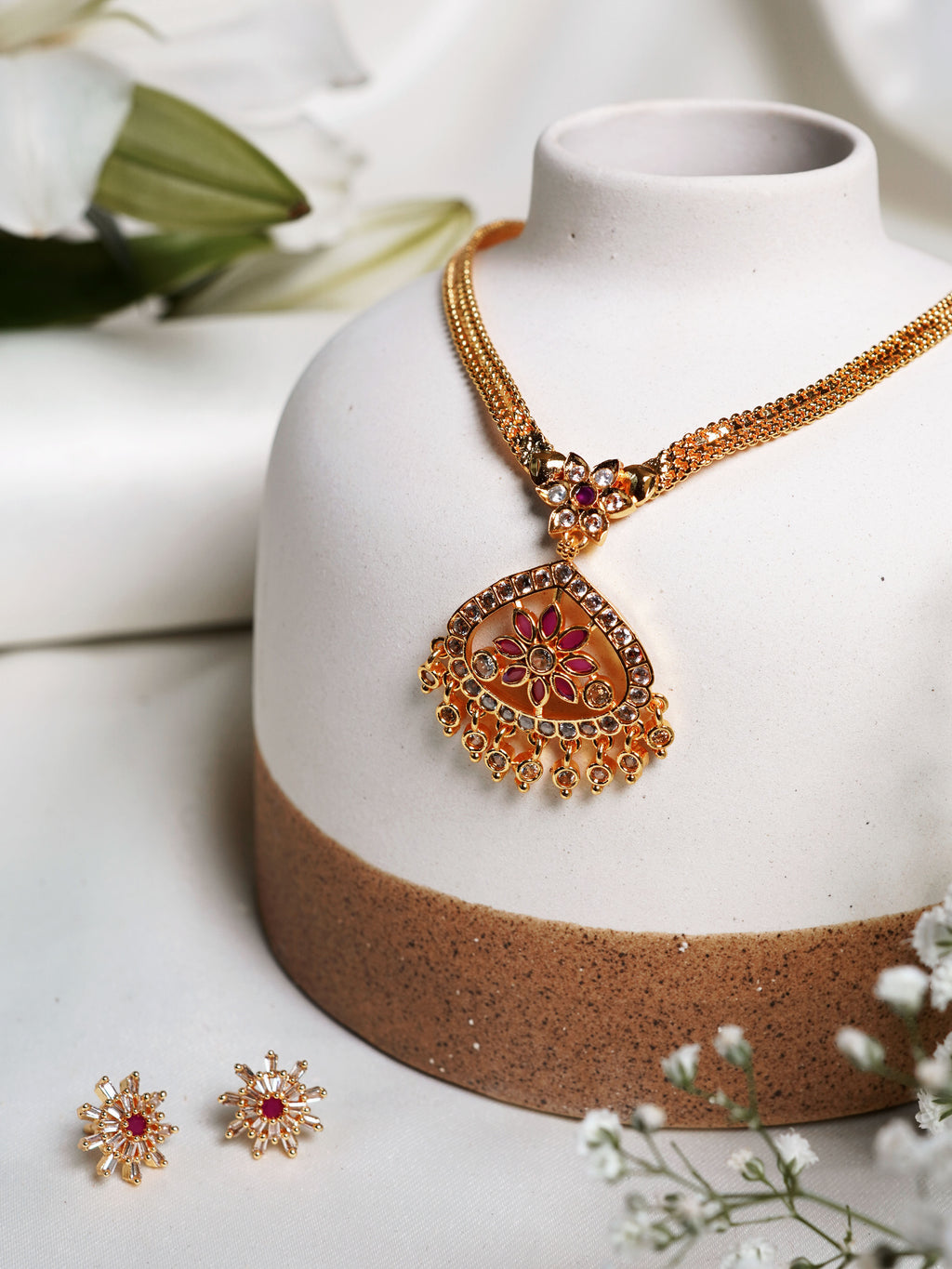 Blush Lotus Kundan Fan Necklace Set