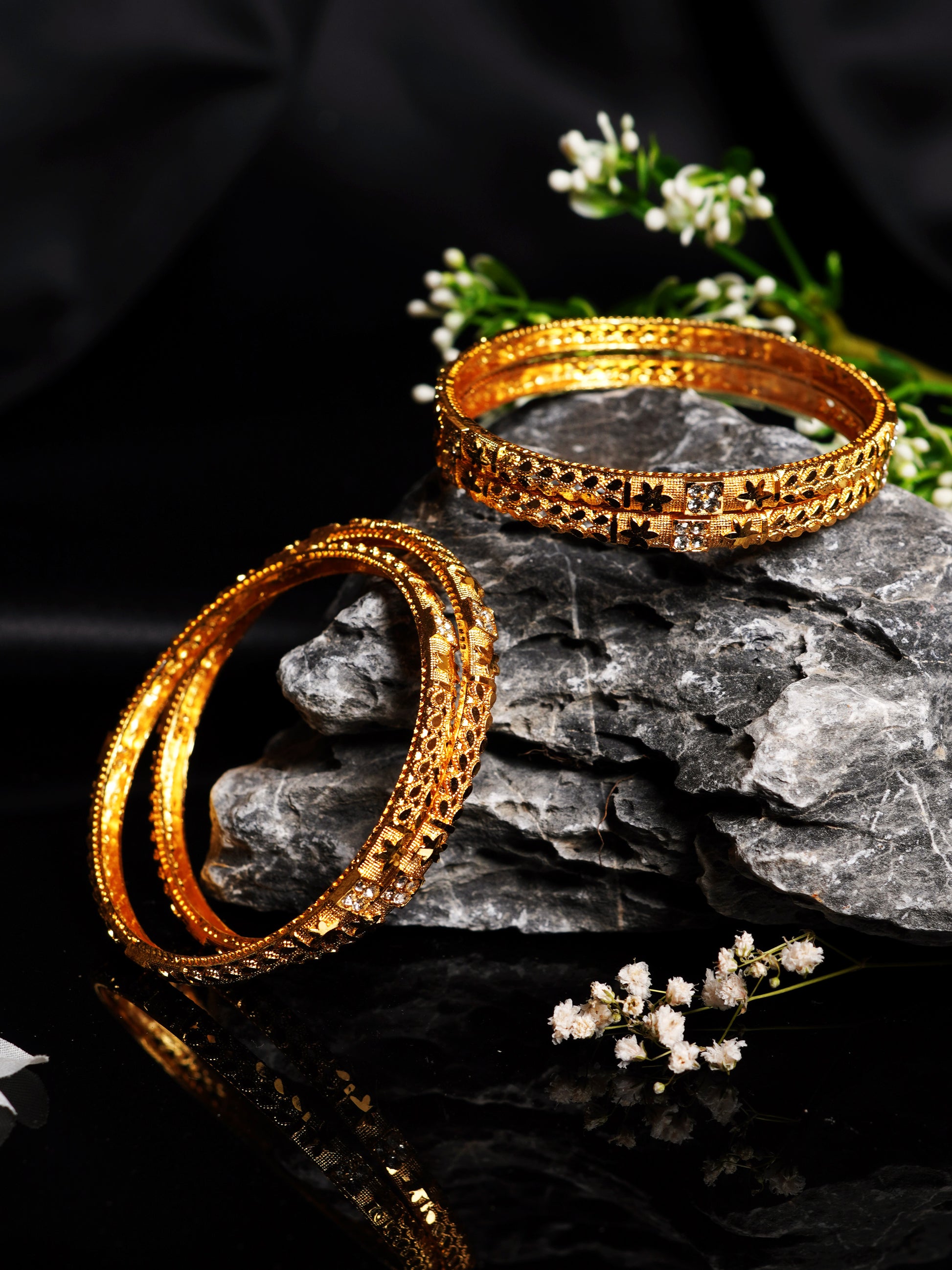 Dual Tone Buti Design Bangle Set