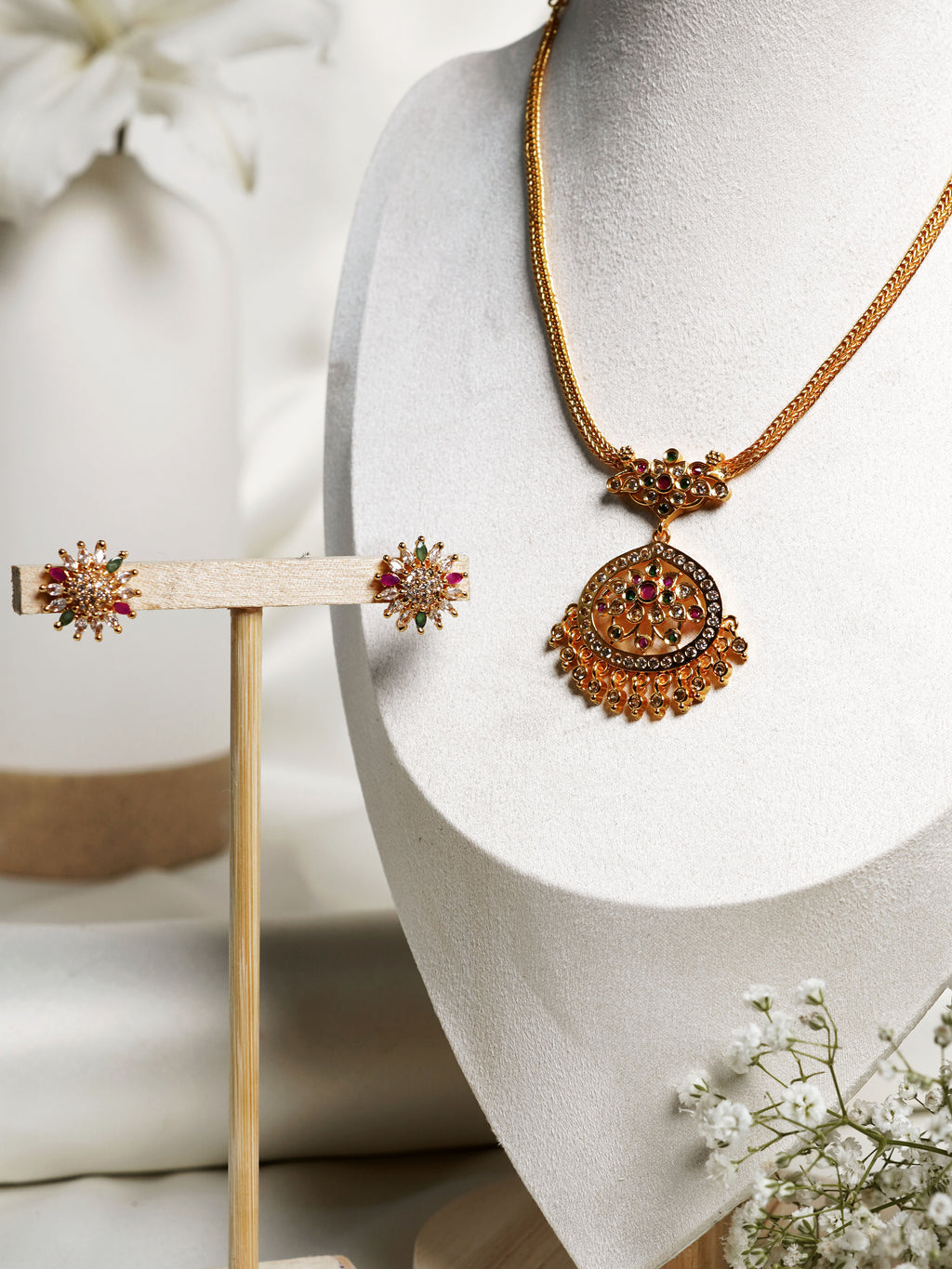 Regal Bloom Kundan Medallion Necklace Set