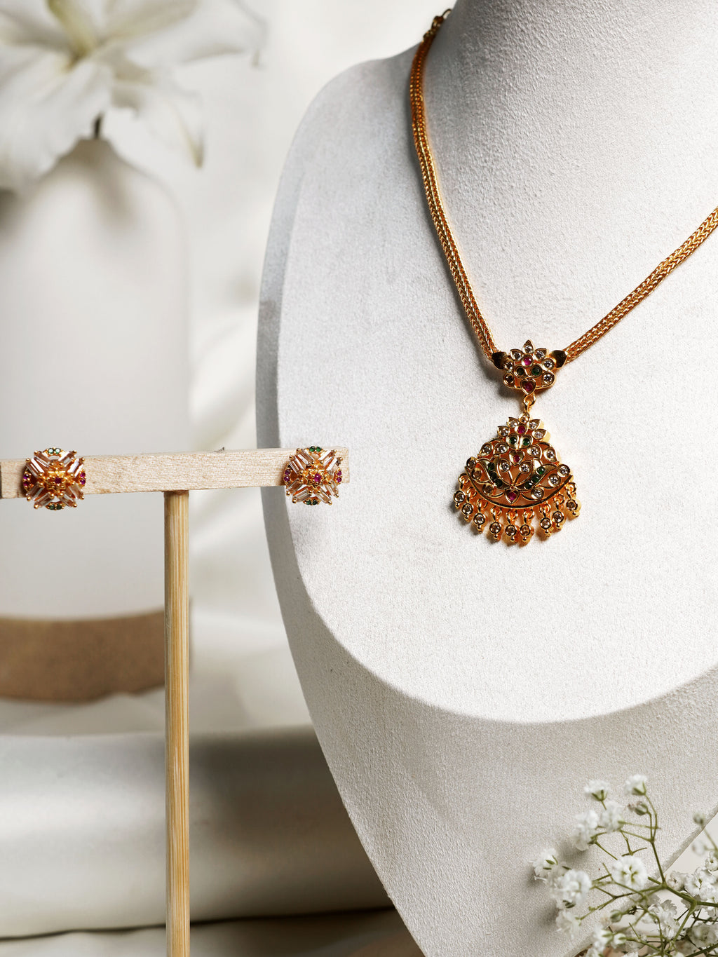 Pastel Bloom Kundan Fan Necklace Set