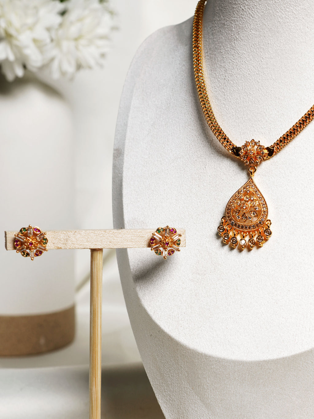 Lotus Grace Kundan Teardrop Necklace Set