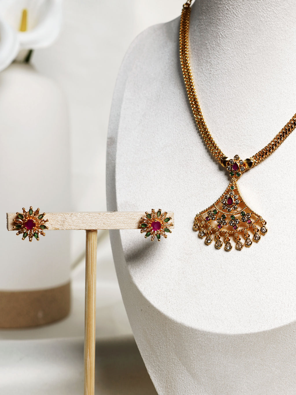 Rangoli Arc Kundan Drop Necklace Set