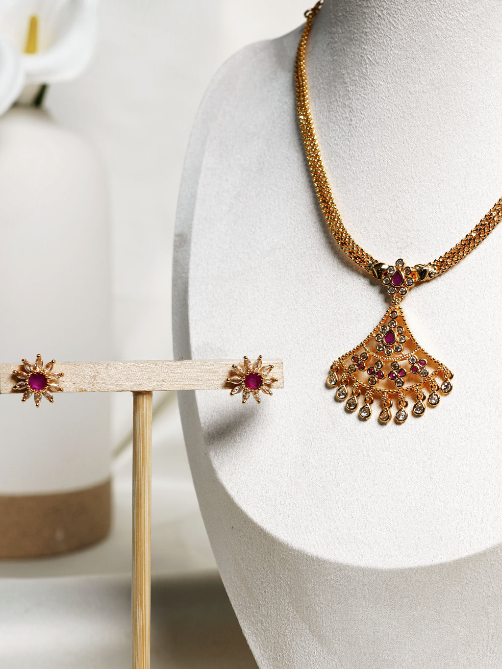 Royal Arc Kundan Drop Necklace Set