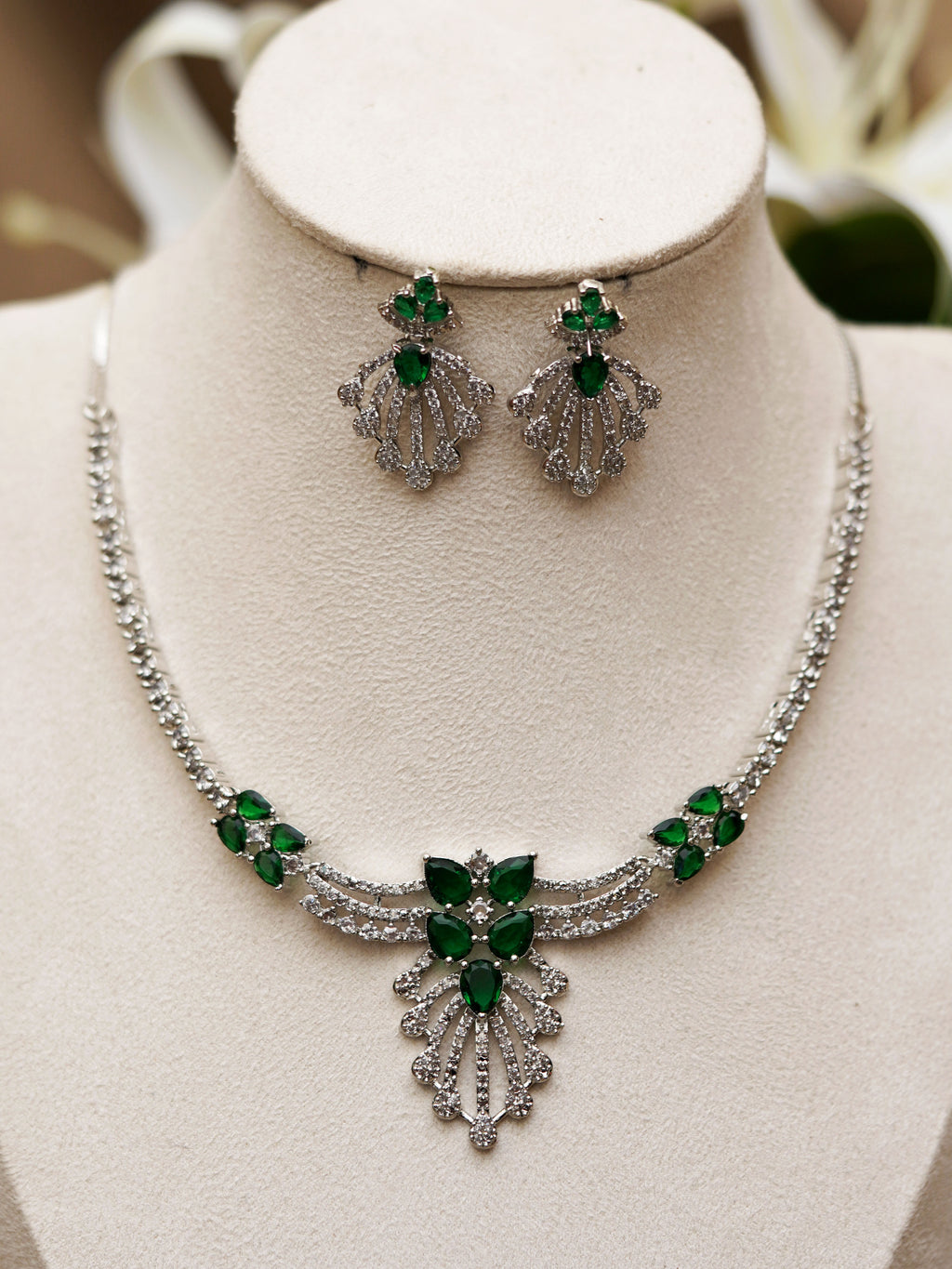 Green Petal Cascade Necklace Set
