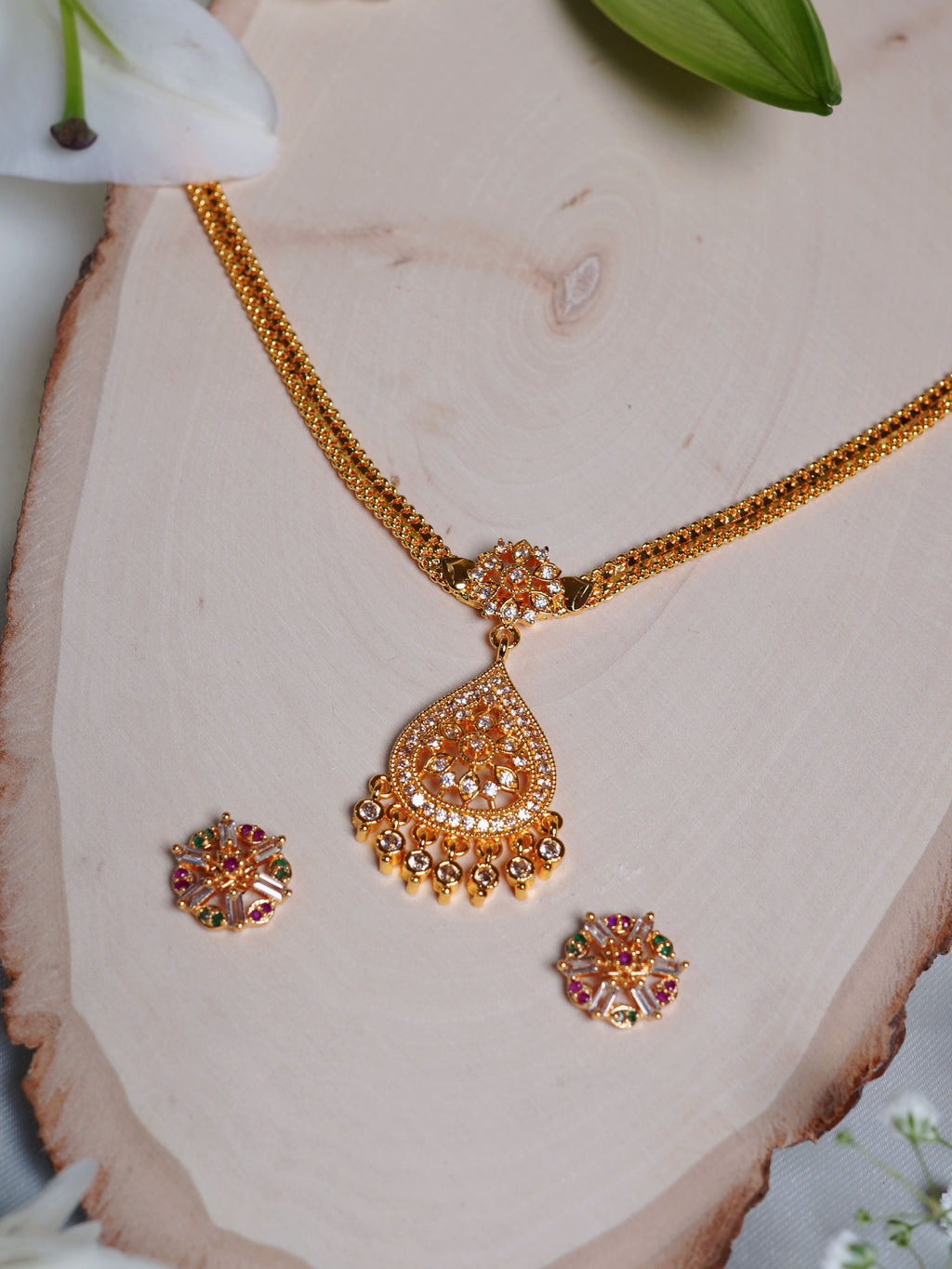 Lotus Grace Kundan Teardrop Necklace Set
