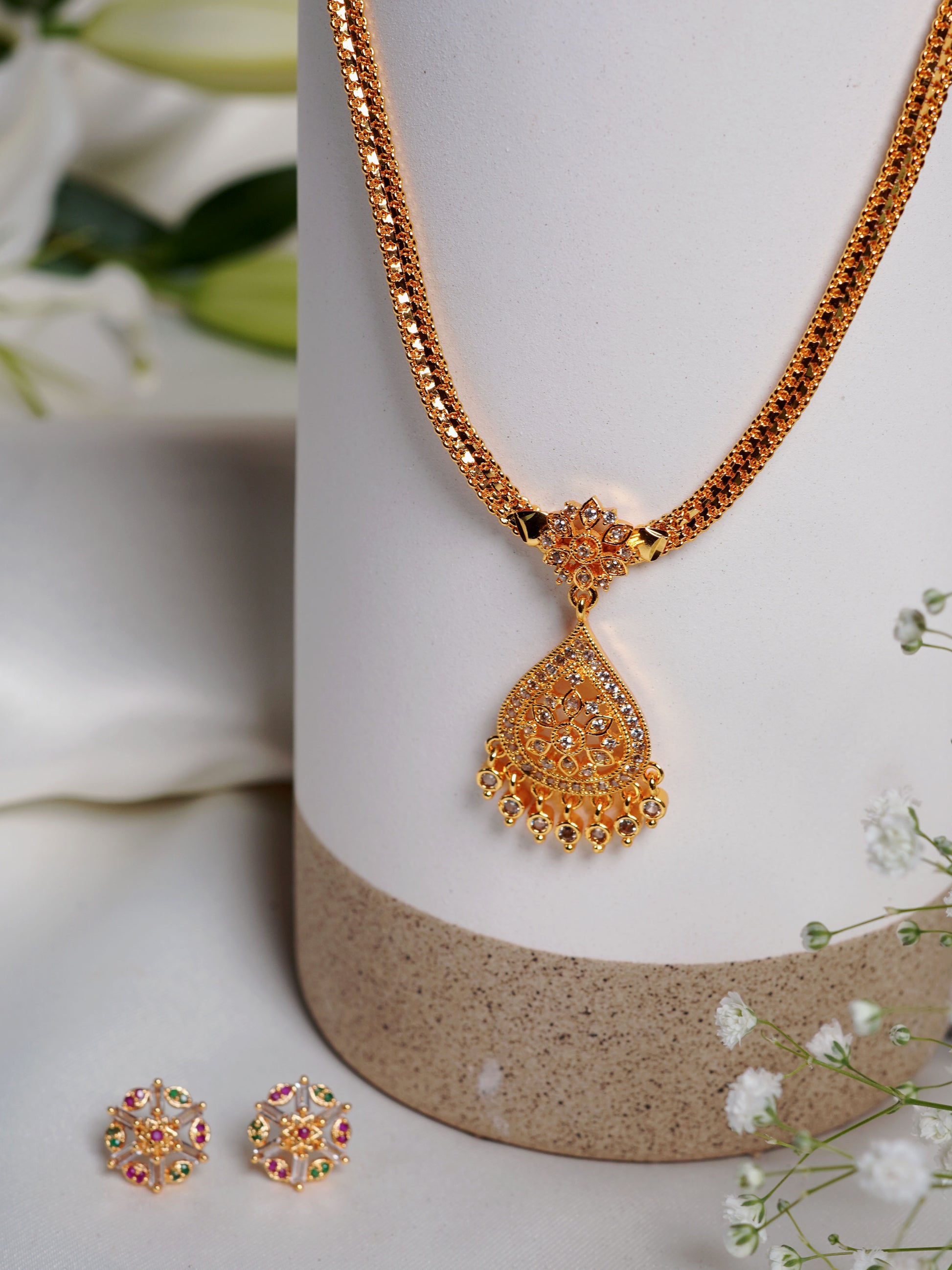Lotus Grace Kundan Teardrop Necklace Set