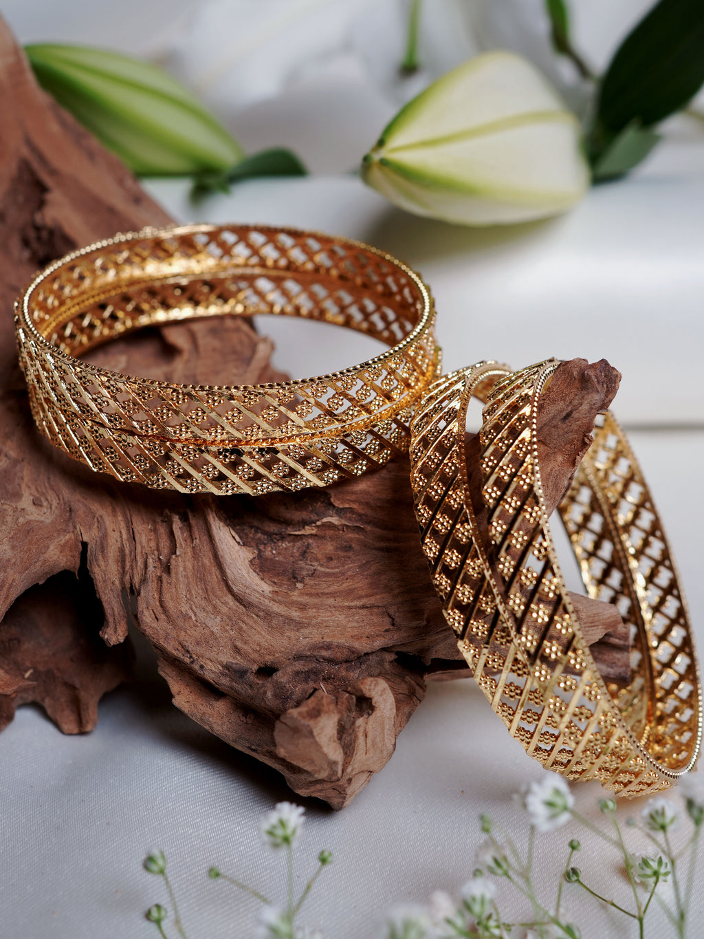 Diagonal Jali Gold Bangle Set