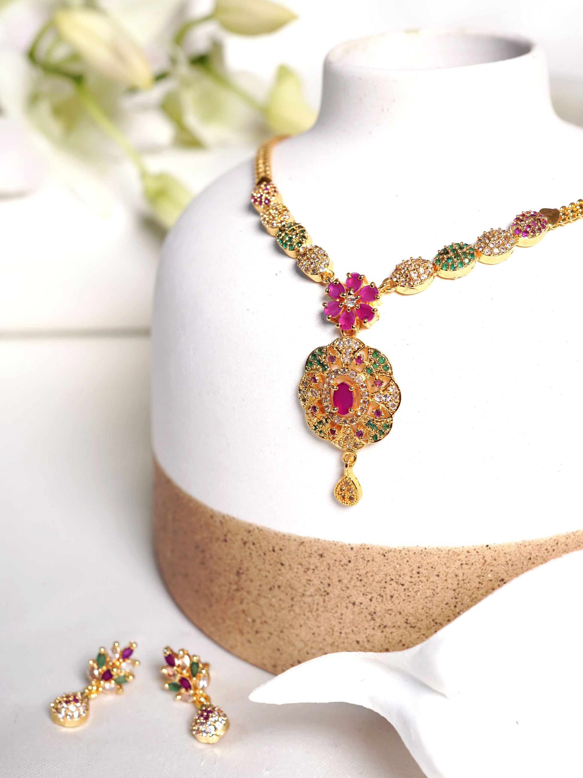 Royal Bloom Kundan Medallion Necklace Set