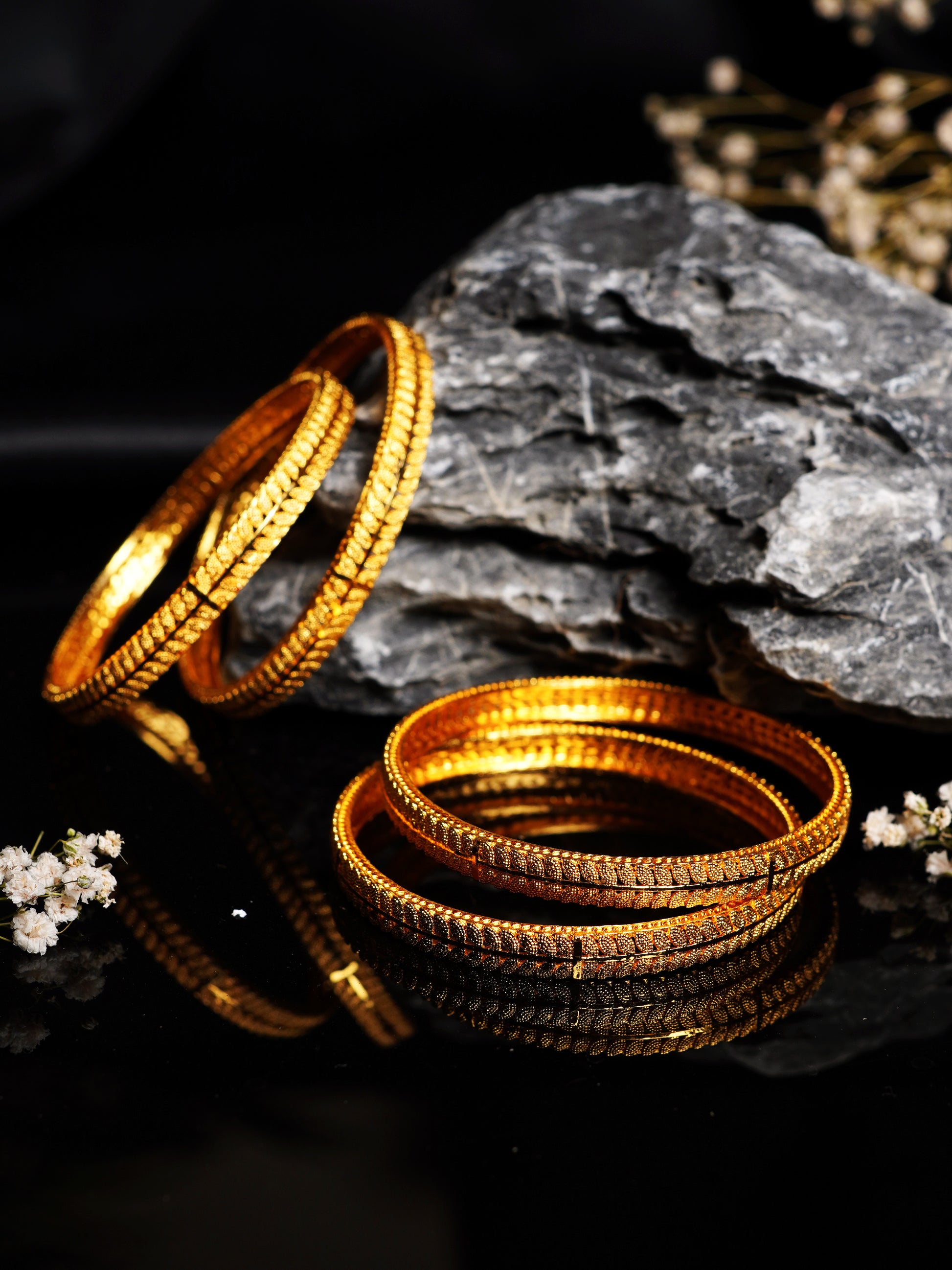 Leaf Pattern Textured Gold Bangle Set