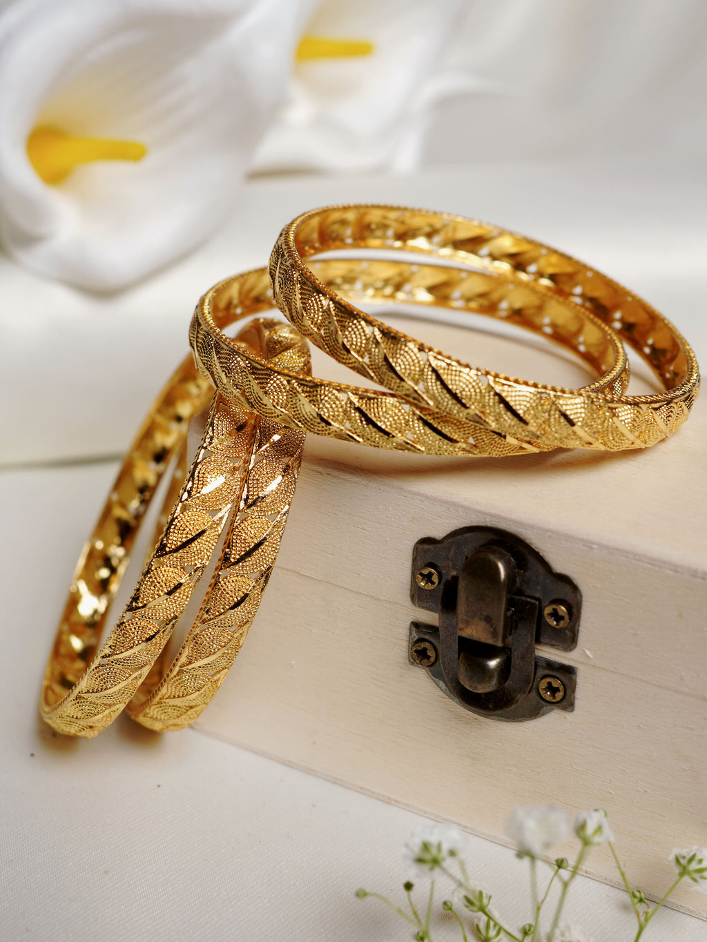 Leaf Texture Gold Bangle Set