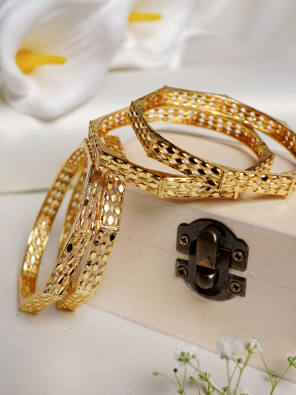 Diamond Jali Gold Bangle Set