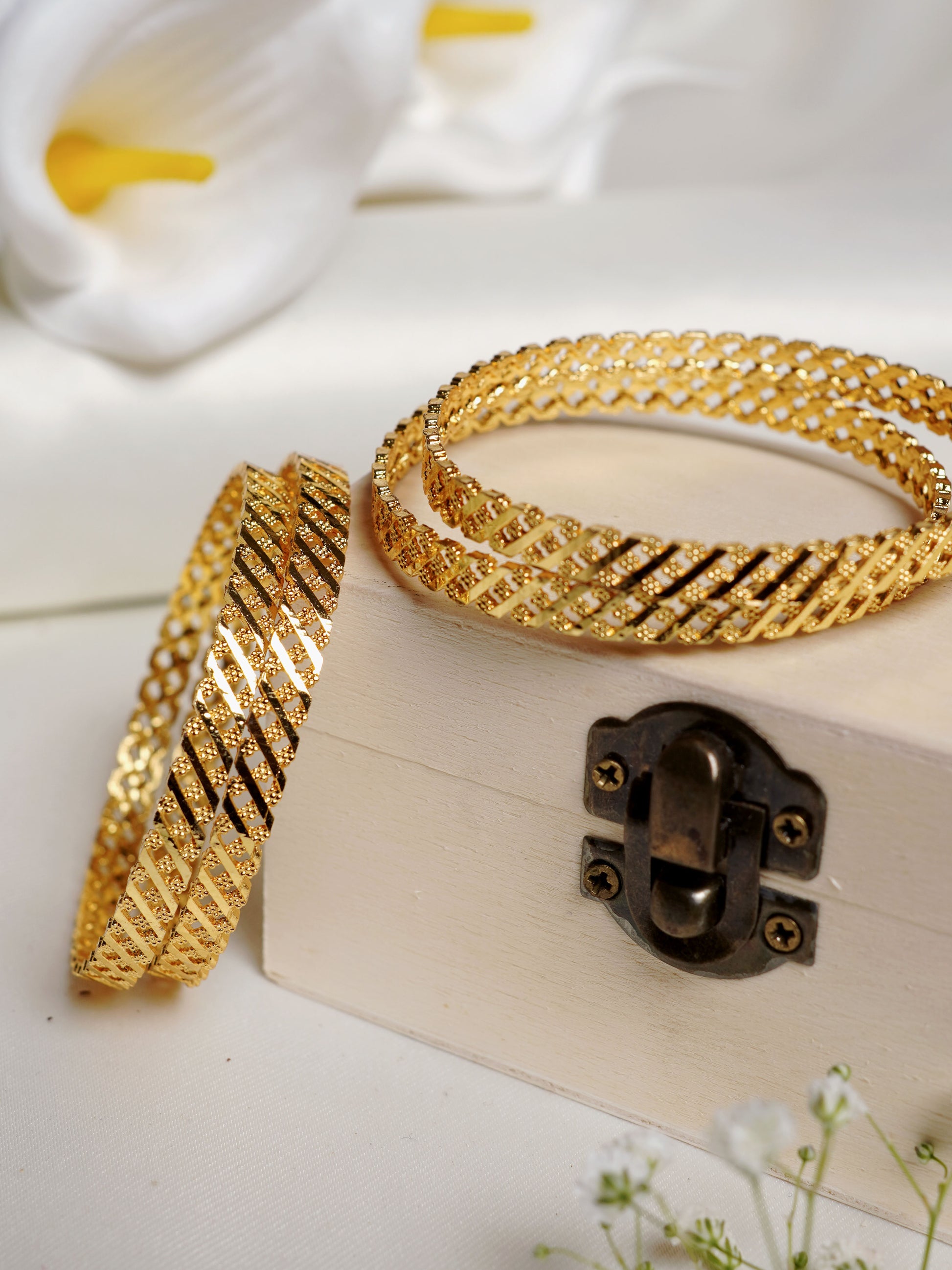 Twisted Jali Gold Bangle Set