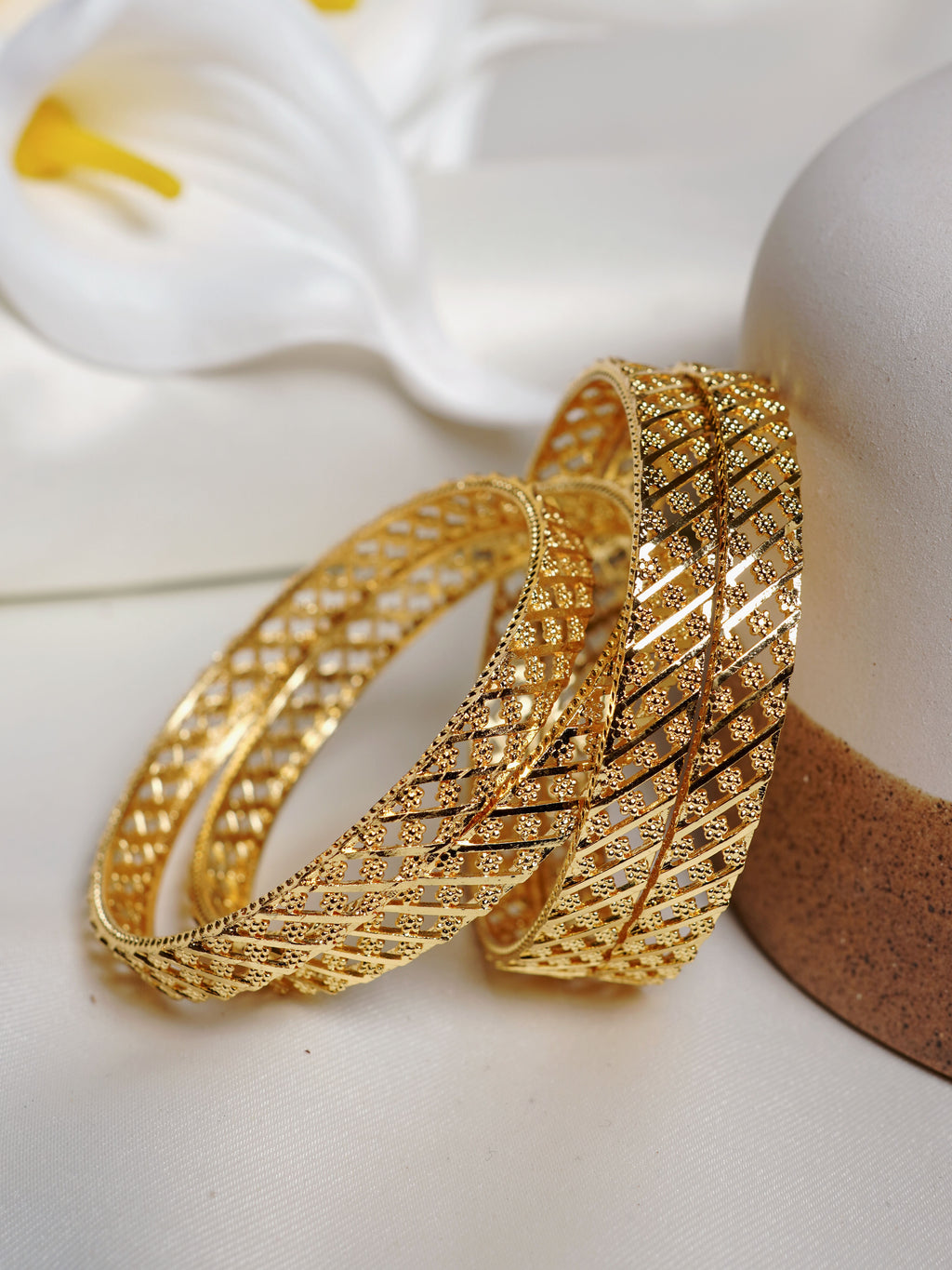 Diagonal Jali Gold Bangle Set