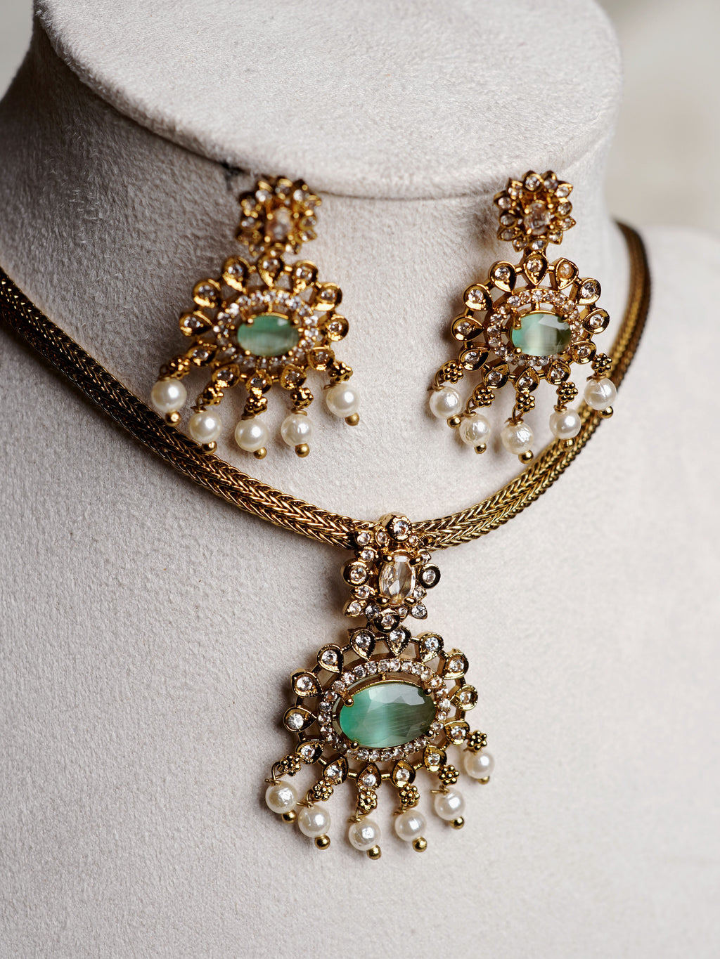 Mint Royale Pearl Drop Necklace Set