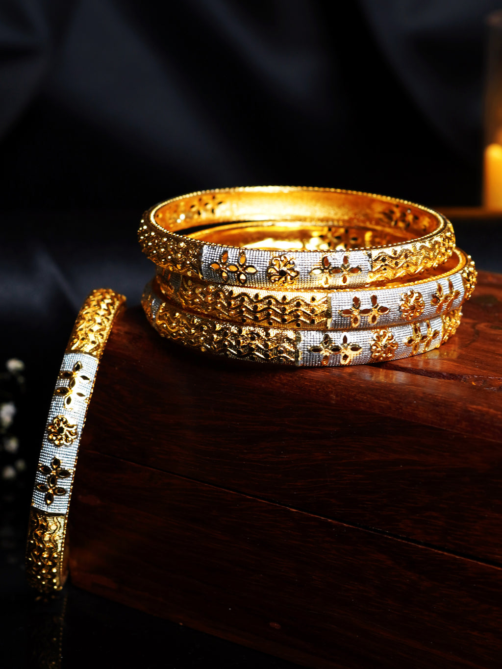Dual Tone Flower Buti Bangle Set