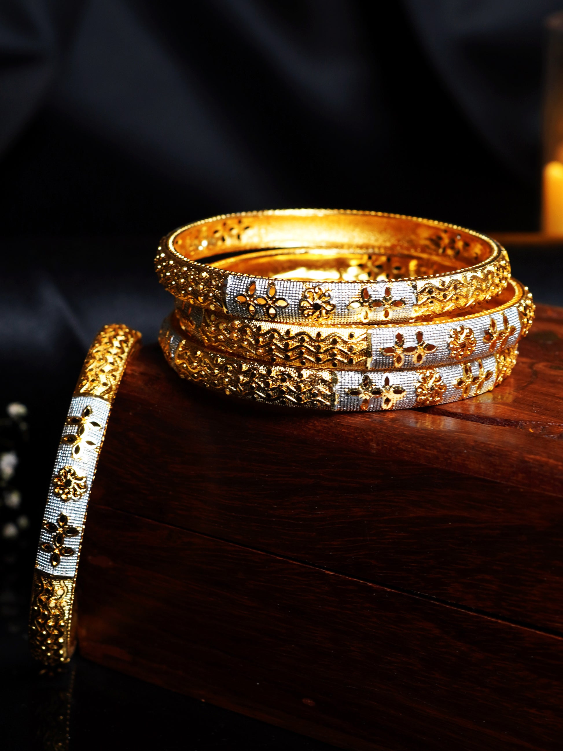 Dual Tone Flower Buti Bangle Set