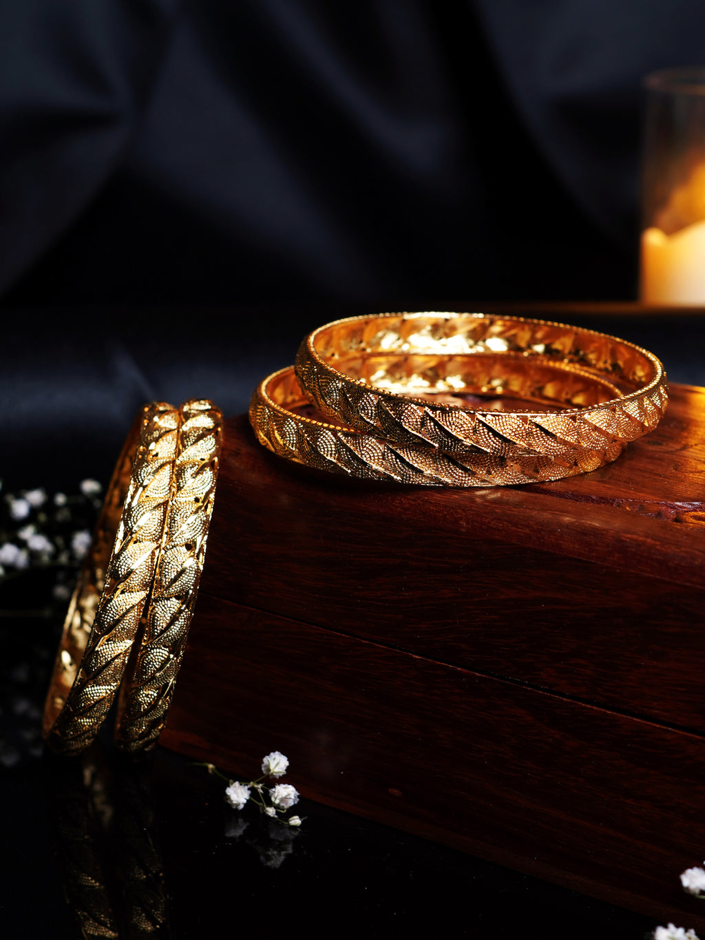 Leaf Pattern Gold Bangle Set
