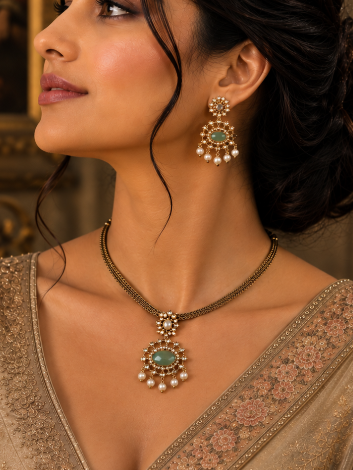 Mint Royale Pearl Drop Necklace Set